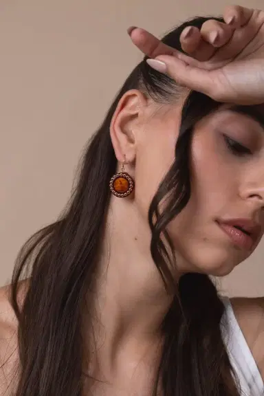 MARK DAVIS Mozambique Garnet Tortoise Bakelite Earrings | Thumbnail 2 MARK DAVIS Mozambique Garnet Tortoise Bakelite Earrings | Thumbnail 2