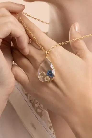 LOQUET Nova Teardrop Locket | Thumbnail 3 LOQUET Nova Teardrop Locket | Thumbnail 3