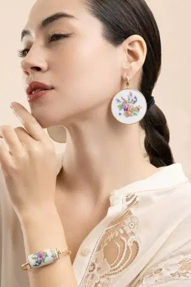 Marla Aaron Nymphenburg Disc Charm | Thumbnail 2 Marla Aaron Nymphenburg Disc Charm | Thumbnail 2