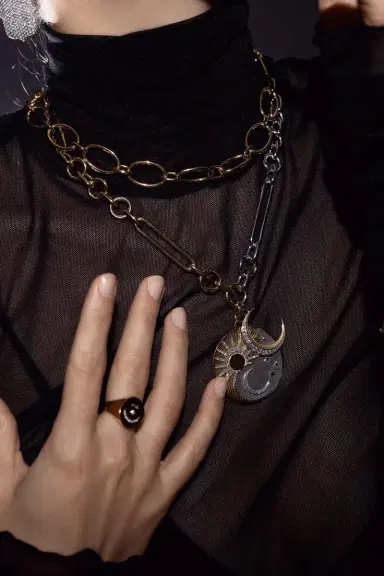 Foundrae Oval Chain Link Necklace | Thumbnail 4 Foundrae Oval Chain Link Necklace | Thumbnail 4