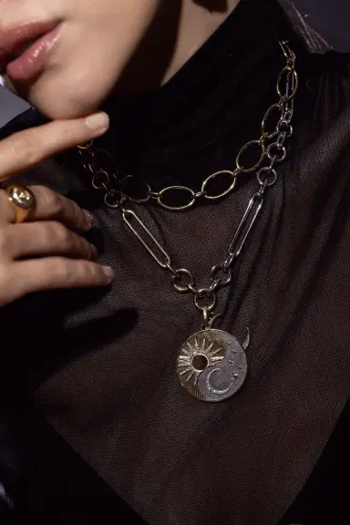 Foundrae Oval Chain Link Necklace | Thumbnail 6 Foundrae Oval Chain Link Necklace | Thumbnail 6