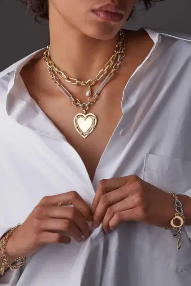 Foundrae Oversize Engraved Heart Pendant | Thumbnail 4 Foundrae Oversize Engraved Heart Pendant | Thumbnail 4