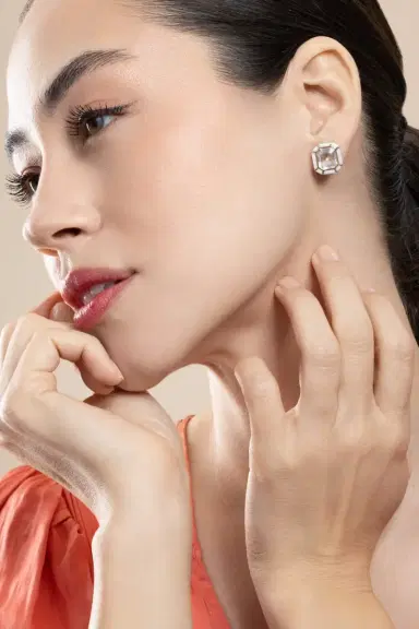 GOSHWARA Rock Crystal White Agate Inlay Melange Stud Earrings | Thumbnail 2 GOSHWARA Rock Crystal White Agate Inlay Melange Stud Earrings | Thumbnail 2