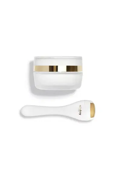 Sisley Sisleÿa L'Intégral Anti-Âge Eye and Lip Contour Cream | Thumbnail 1 Sisley Sisleÿa L'Intégral Anti-Âge Eye and Lip Contour Cream | Thumbnail 1
