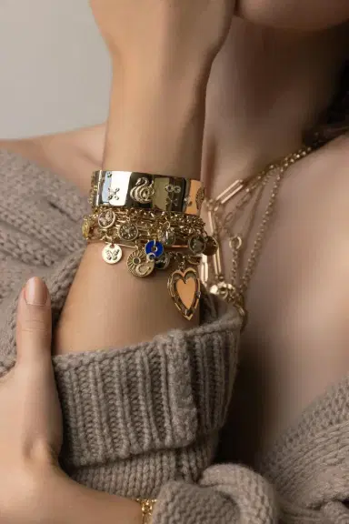 Foundrae Sister Hook - Medium Belcher Bracelet | Thumbnail 3 Foundrae Sister Hook - Medium Belcher Bracelet | Thumbnail 3