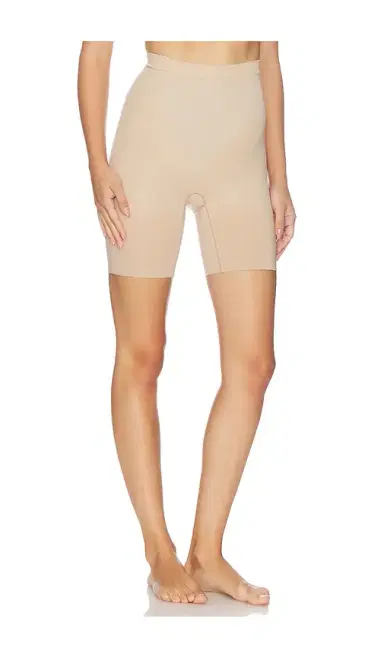 Spanx Sculpt Gofigure Mid Thigh Short | Thumbnail 2 Spanx Sculpt Gofigure Mid Thigh Short | Thumbnail 2