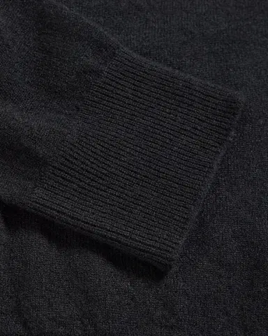 THE ROW Nomea Cashmere Scarf | Thumbnail 4 THE ROW Nomea Cashmere Scarf | Thumbnail 4