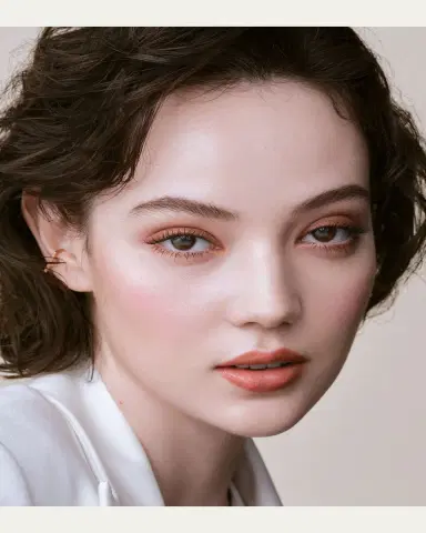 CLÉ DE PEAU BEAUTÉ Translucent Loose Powder | Thumbnail 4 CLÉ DE PEAU BEAUTÉ Translucent Loose Powder | Thumbnail 4