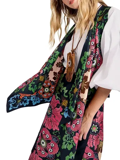 La DoubleJ Women's Reversible Scarf Gilet | Thumbnail 3 La DoubleJ Women's Reversible Scarf Gilet | Thumbnail 3