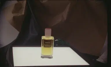 Gabriela Hearst New York Perfume | Thumbnail 4 Gabriela Hearst New York Perfume | Thumbnail 4