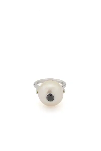 Gabriela Hearst Pearl Ring in Platinum & Black Diamond | Thumbnail 2 Gabriela Hearst Pearl Ring in Platinum & Black Diamond | Thumbnail 2