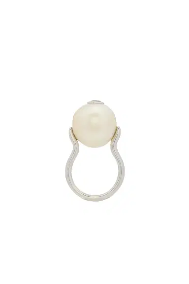 Gabriela Hearst Pearl Ring in Platinum & Black Diamond | Thumbnail 4 Gabriela Hearst Pearl Ring in Platinum & Black Diamond | Thumbnail 4