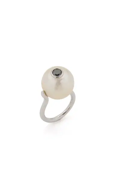 Gabriela Hearst Pearl Ring in Platinum & Black Diamond | Thumbnail 1 Gabriela Hearst Pearl Ring in Platinum & Black Diamond | Thumbnail 1