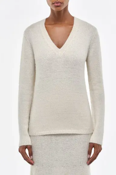 Gabriela Hearst Isiah Knit V-Neck Sweater in Cashmere | Thumbnail 2 Gabriela Hearst Isiah Knit V-Neck Sweater in Cashmere | Thumbnail 2