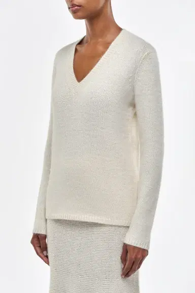 Gabriela Hearst Isiah Knit V-Neck Sweater in Cashmere | Thumbnail 3 Gabriela Hearst Isiah Knit V-Neck Sweater in Cashmere | Thumbnail 3