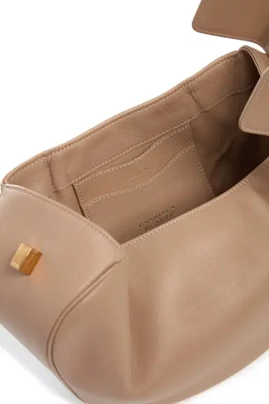 Gabriela Hearst Nina Bag in Nude & Navy Nappa Leather | Thumbnail 4 Gabriela Hearst Nina Bag in Nude & Navy Nappa Leather | Thumbnail 4
