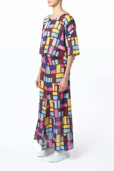 Gabriela Hearst Tatia Patchwork Embroidered Cropped Top in Aurora Multi Linen | Thumbnail 3 Gabriela Hearst Tatia Patchwork Embroidered Cropped Top in Aurora Multi Linen | Thumbnail 3