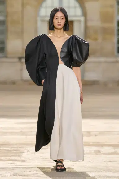 Gabriela Hearst Sephir Puff Sleeve Maxi Dress in Silk Wool Cady, Black Linen Slub & Leather | Thumbnail 2 Gabriela Hearst Sephir Puff Sleeve Maxi Dress in Silk Wool Cady, Black Linen Slub & Leather | Thumbnail 2