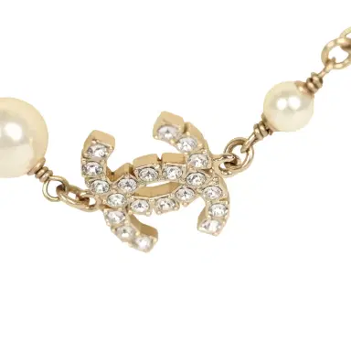 Chanel Chanel Long Crystal CC and Pearl Necklace Faux Pearls Gold Tone Hardware | Thumbnail 4 Chanel Chanel Long Crystal CC and Pearl Necklace Faux Pearls Gold Tone Hardware | Thumbnail 4