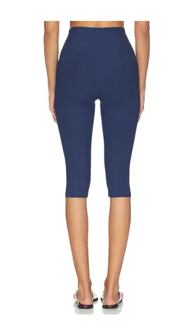 YEAR OF OURS Ribbed Capri Legging | Thumbnail 5 YEAR OF OURS Ribbed Capri Legging | Thumbnail 5