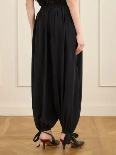 Chloé Silk Crepe De Chine Balloon Pants | Thumbnail 4 Chloé Silk Crepe De Chine Balloon Pants | Thumbnail 4