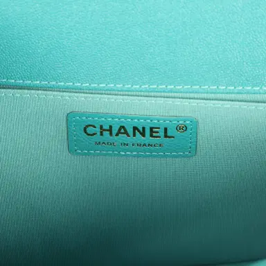 Chanel Pre-owned Chanel Medium Boy Bag Turquoise Shiny Caviar Antique Gold Hardware | Thumbnail 9 Chanel Pre-owned Chanel Medium Boy Bag Turquoise Shiny Caviar Antique Gold Hardware | Thumbnail 9