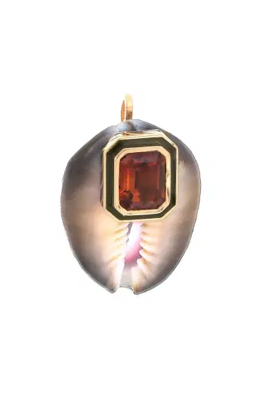 DEZSO BY SARA BELTRÁN Citrine Cowry Shell Pendant | Thumbnail 1 DEZSO BY SARA BELTRÁN Citrine Cowry Shell Pendant | Thumbnail 1