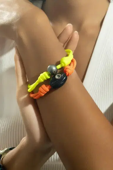 DEZSO BY SARA BELTRÁN Lemon Quartz Pearl Classic Cowrie Yellow Bracelet | Thumbnail 4 DEZSO BY SARA BELTRÁN Lemon Quartz Pearl Classic Cowrie Yellow Bracelet | Thumbnail 4