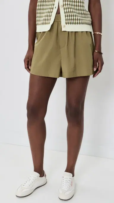 Varley orales Shorts 2.5 Golden Olive | Thumbnail 2 Varley orales Shorts 2.5 Golden Olive | Thumbnail 2