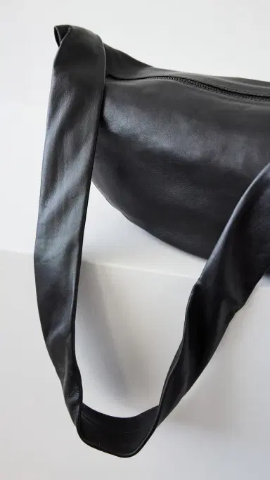 St. Agni Soft Crescent Bag Black One Size | Thumbnail 5 St. Agni Soft Crescent Bag Black One Size | Thumbnail 5