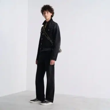 Fendi Short jacket made of black organic cotton denim, a classic | Thumbnail 4 Fendi Short jacket made of black organic cotton denim, a classic | Thumbnail 4