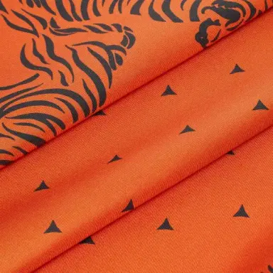 Fendi A square foulard featuring a stencil-effect archive Tiger | Thumbnail 2 Fendi A square foulard featuring a stencil-effect archive Tiger | Thumbnail 2