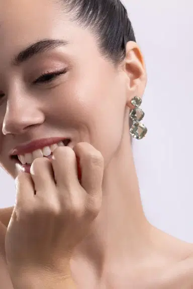 GOSHWARA Prasiolite Cushion Three Stone Gossip Earrings | Thumbnail 4 GOSHWARA Prasiolite Cushion Three Stone Gossip Earrings | Thumbnail 4