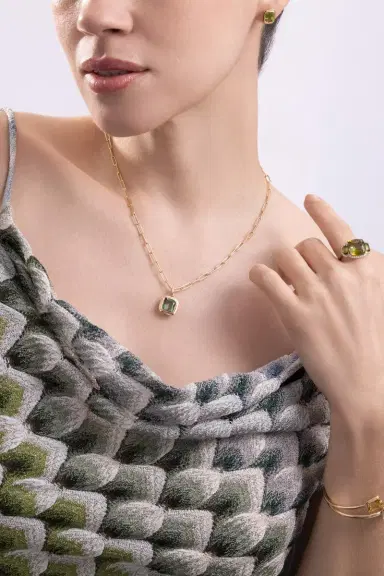 GOSHWARA Tourmanline Cushion Pendant G-One Necklace | Thumbnail 2 GOSHWARA Tourmanline Cushion Pendant G-One Necklace | Thumbnail 2