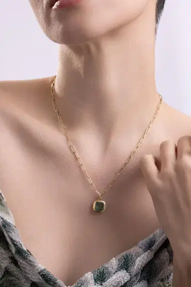 GOSHWARA Tourmanline Cushion Pendant G-One Necklace | Thumbnail 3 GOSHWARA Tourmanline Cushion Pendant G-One Necklace | Thumbnail 3