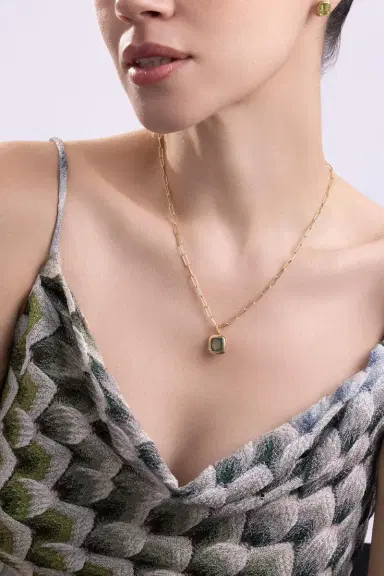GOSHWARA Tourmanline Cushion Pendant G-One Necklace | Thumbnail 4 GOSHWARA Tourmanline Cushion Pendant G-One Necklace | Thumbnail 4