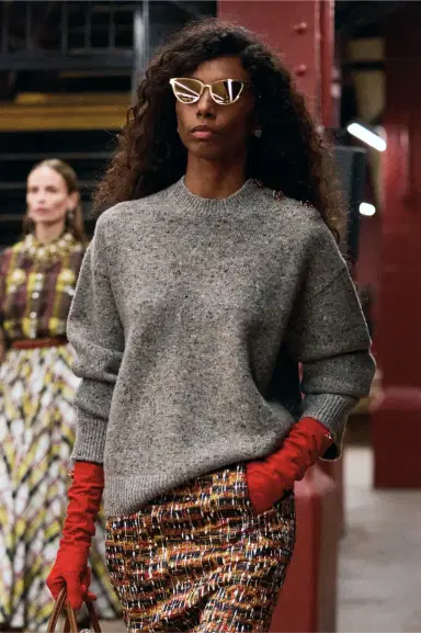Chanel Pullover | Thumbnail 2 Chanel Pullover | Thumbnail 2