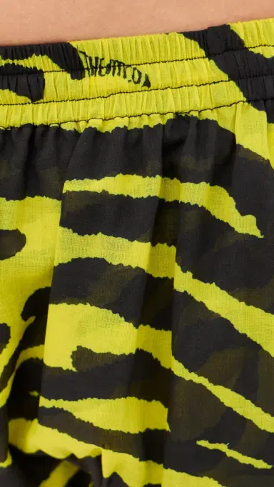 The Attico Black and Yellow Coverups Shorts Yellow/Black | Thumbnail 6 The Attico Black and Yellow Coverups Shorts Yellow/Black | Thumbnail 6