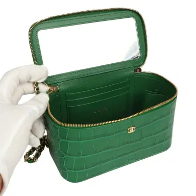 Chanel Chanel Small Top Handle Long Vanity Case Green Croc Embossed Calfskin Gold Hardware | Thumbnail 8 Chanel Chanel Small Top Handle Long Vanity Case Green Croc Embossed Calfskin Gold Hardware | Thumbnail 8