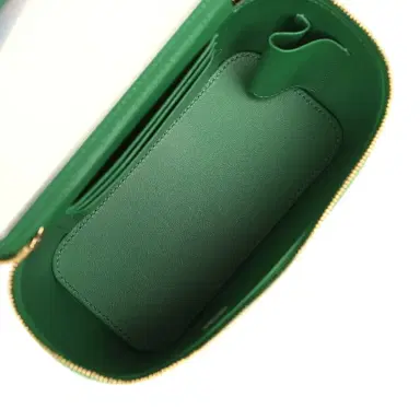Chanel Chanel Small Top Handle Long Vanity Case Green Croc Embossed Calfskin Gold Hardware | Thumbnail 9 Chanel Chanel Small Top Handle Long Vanity Case Green Croc Embossed Calfskin Gold Hardware | Thumbnail 9