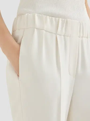 Brunello Cucinelli Women's Silk and Acetate Crêpe Cady Tailored Jogger Trousers | Thumbnail 5 Brunello Cucinelli Women's Silk and Acetate Crêpe Cady Tailored Jogger Trousers | Thumbnail 5