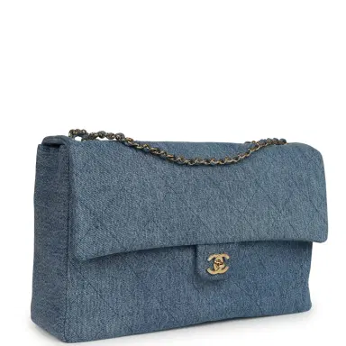 Chanel Chanel Maxi "Souplissimo" Large Flap Bag Blue Denim Gold Hardware | Thumbnail 2 Chanel Chanel Maxi "Souplissimo" Large Flap Bag Blue Denim Gold Hardware | Thumbnail 2