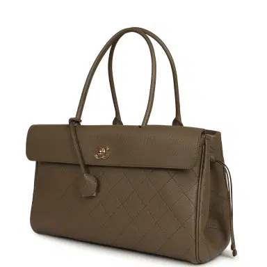Chanel Chanel Large "Urban Essential" East West Shopping Tote Dark Khaki Caviar Gold Hardware | Thumbnail 5 Chanel Chanel Large "Urban Essential" East West Shopping Tote Dark Khaki Caviar Gold Hardware | Thumbnail 5