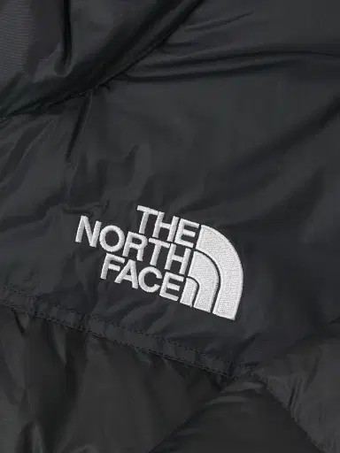 The North Face Women's Plus Size 1996 Retro Nuptse Jacket | Thumbnail 7 The North Face Women's Plus Size 1996 Retro Nuptse Jacket | Thumbnail 7