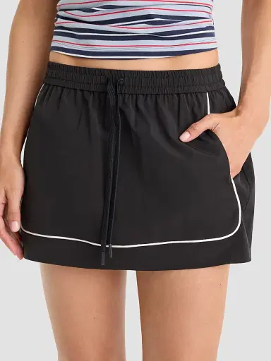 Good American Women's The Sport Mini Skort - Black | Thumbnail 4 Good American Women's The Sport Mini Skort - Black | Thumbnail 4