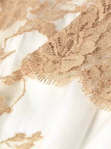 Kiki de Montparnasse Women's Orchid Silk & Lace Robe - Sucre | Thumbnail 6 Kiki de Montparnasse Women's Orchid Silk & Lace Robe - Sucre | Thumbnail 6