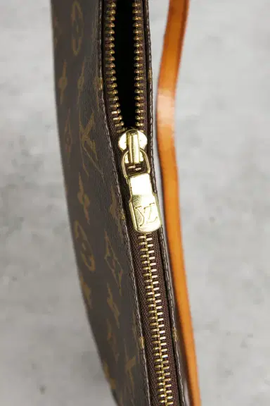 louis vuitton Louis Vuitton Monogram Pochette Accessoires Shoulder Bag | Thumbnail 7 louis vuitton Louis Vuitton Monogram Pochette Accessoires Shoulder Bag | Thumbnail 7