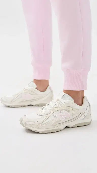 New Balance 204L Sneakers White/Pink M 4.5/ W 6 | Thumbnail 3 New Balance 204L Sneakers White/Pink M 4.5/ W 6 | Thumbnail 3