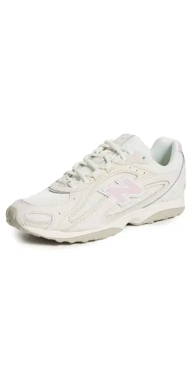 New Balance 204L Sneakers White/Pink M 4.5/ W 6 | Thumbnail 1 New Balance 204L Sneakers White/Pink M 4.5/ W 6 | Thumbnail 1