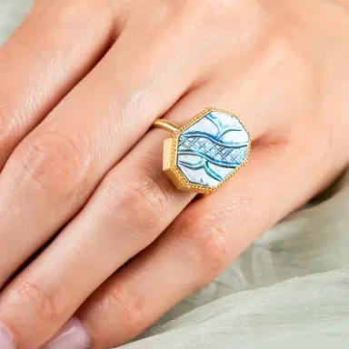 Amáli Amáli One of a Kind 18K Yellow Gold Labradorite Statement Ring Sz. 7 by The Solist | Thumbnail 4 Amáli Amáli One of a Kind 18K Yellow Gold Labradorite Statement Ring Sz. 7 by The Solist | Thumbnail 4